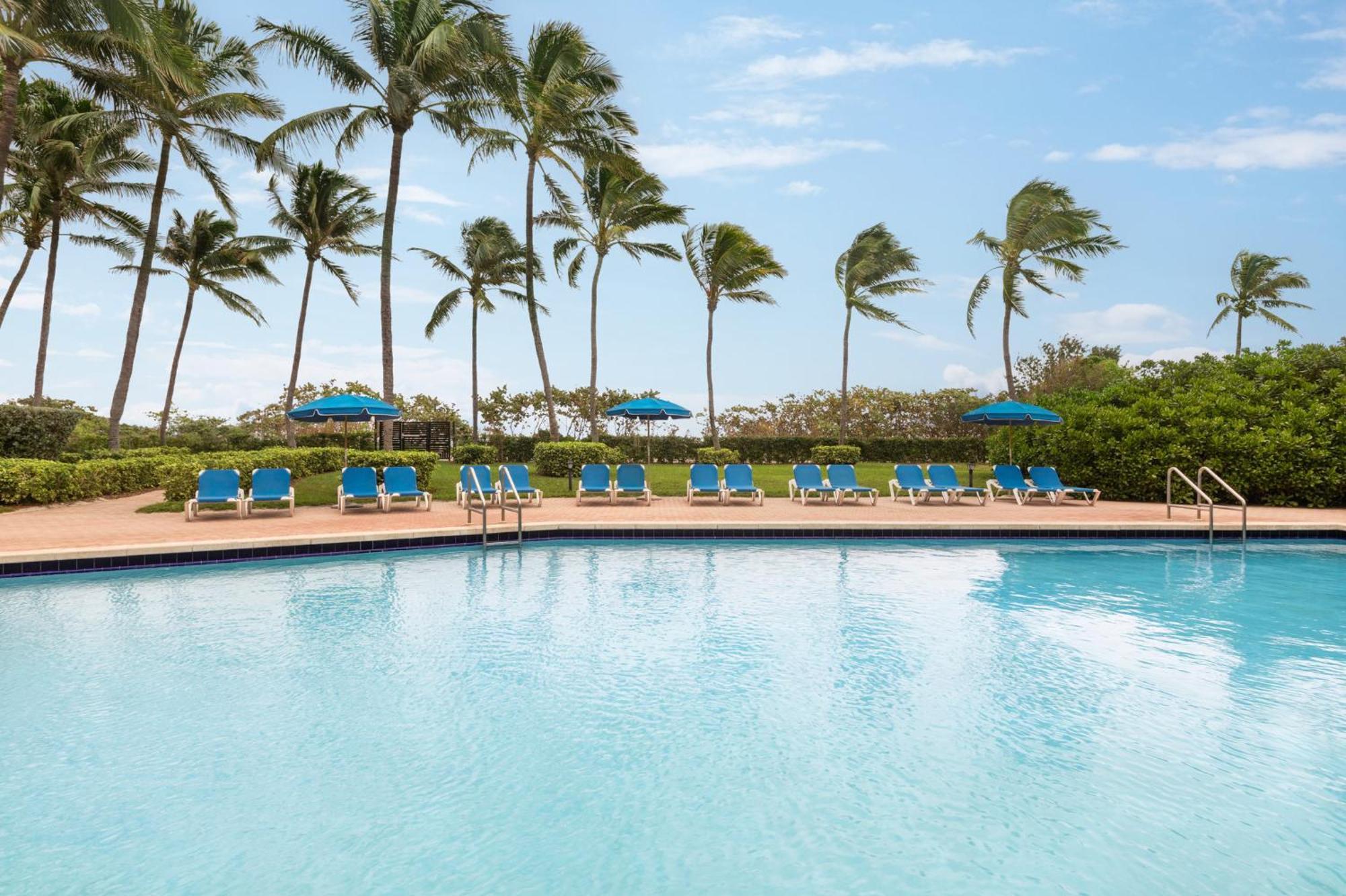 Holiday Inn Miami Beach-Oceanfront, An Ihg Hotel Exterior photo